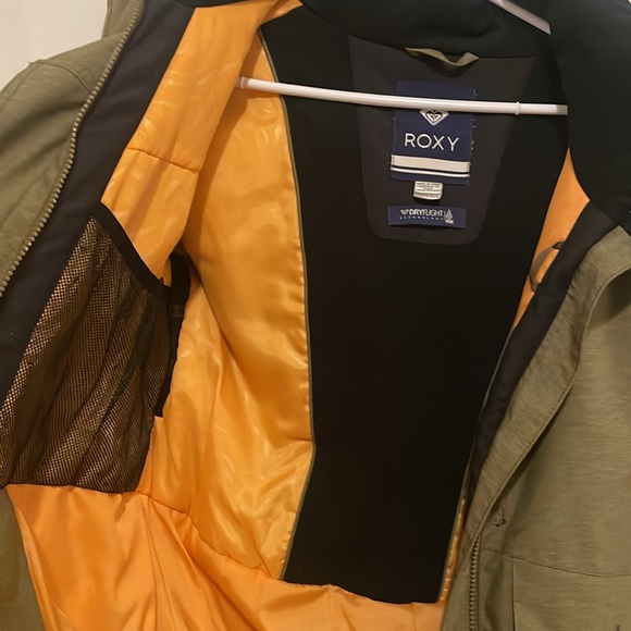 Women’s XS Roxy winter jacket - Picture 4 of 6